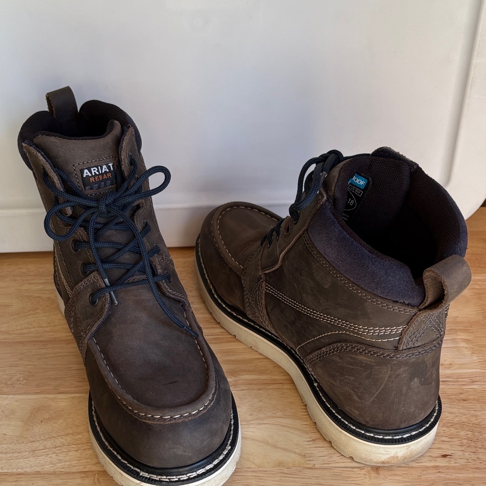 Ariat Women's Dark Brown Lace-Up Boots